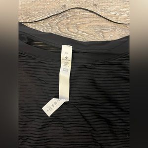 Lululemon Black Cropped Top